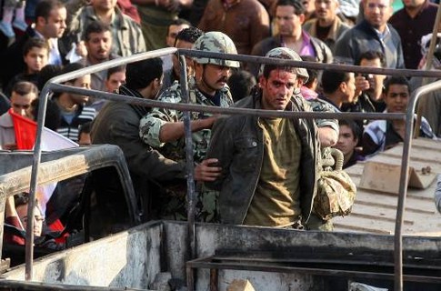 Египетская армия начала аресты протестующих